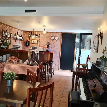 Hostal Alvorada Medieval, Al *
