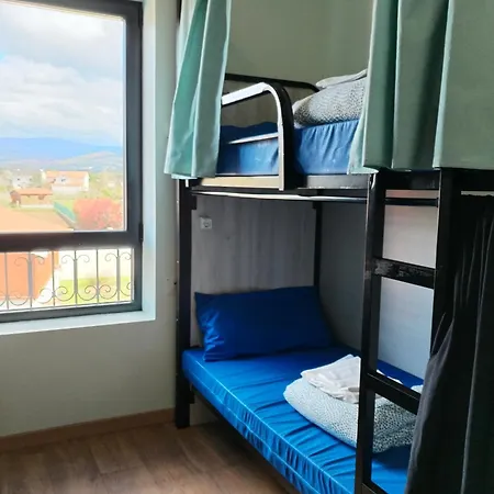 Alvorada Medieval, Al Hostel *