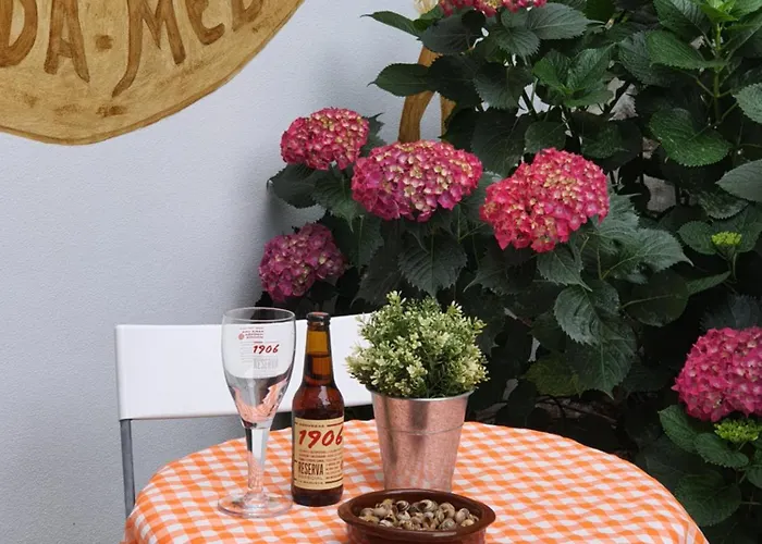 Alvorada Medieval, Al ホステル *