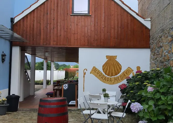 Alvorada Medieval, Al Hostel *