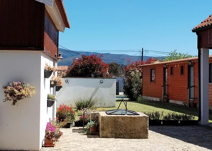 Alvorada Medieval, Al ホステル *