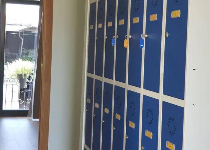 Alvorada Medieval, Al ホステル *